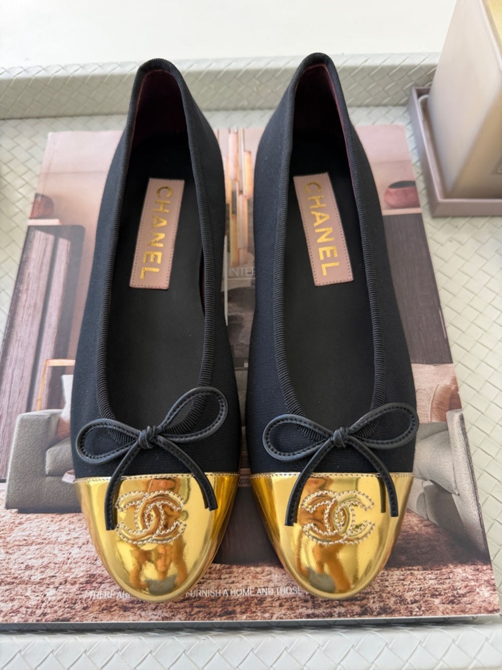 CHANEL GOLD METALLIC GROSGRAIN CC LOGO CAPTOE BLACK FABRIC BALLET FLATS SHOES 38 - Picture 7 of 17